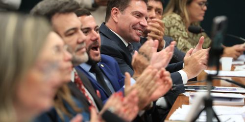 CCJ da Câmara aprova suspensão da ação contra Bolsonaro e Ramagem Imagem referente a CCJ da Câmara aprova suspensão da ação contra Bolsonaro e Ramagem