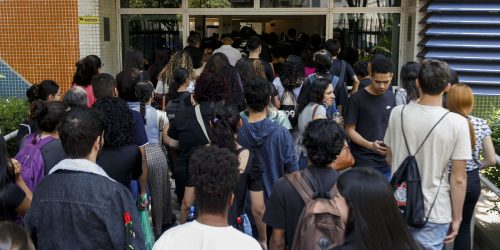 Senado aprova cota de 30% em concursos para negros e indígenas Imagem referente a Senado aprova cota de 30% em concursos para negros e indígenas