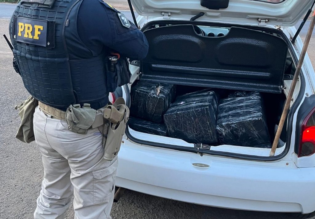 Combate ao tráfico: PRF apreende 113 quilos de maconha na BR-277 em Guarapuava