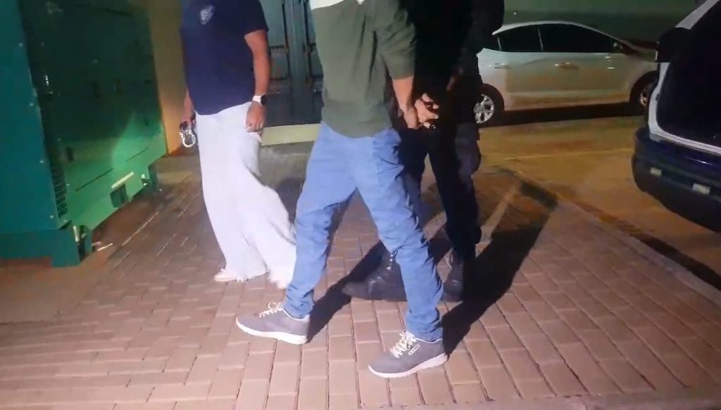 Homem é detido após brigar e empurrar namorada nas proximidades do Terminal Oeste