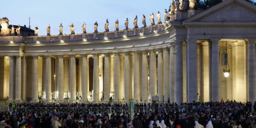 Imagem referente a Conclave: Vaticano tem fumaça preta após nova votação do conclave