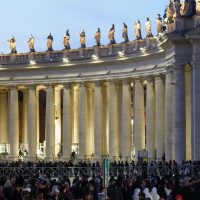 Imagem referente a Conclave: Vaticano tem fumaça preta após nova votação