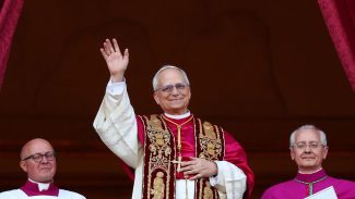 Robert Francis Prevost é eleito papa e se chamará Leão XIV