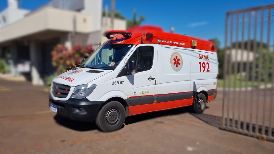 Mulher tem surto psicótico, tenta contra a própria vida e é socorrida pelo SAMU em Condomínio