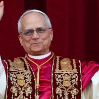 Imagem referente a Quem é o papa Leão XIV: próximo de Francisco e missionário no Peru