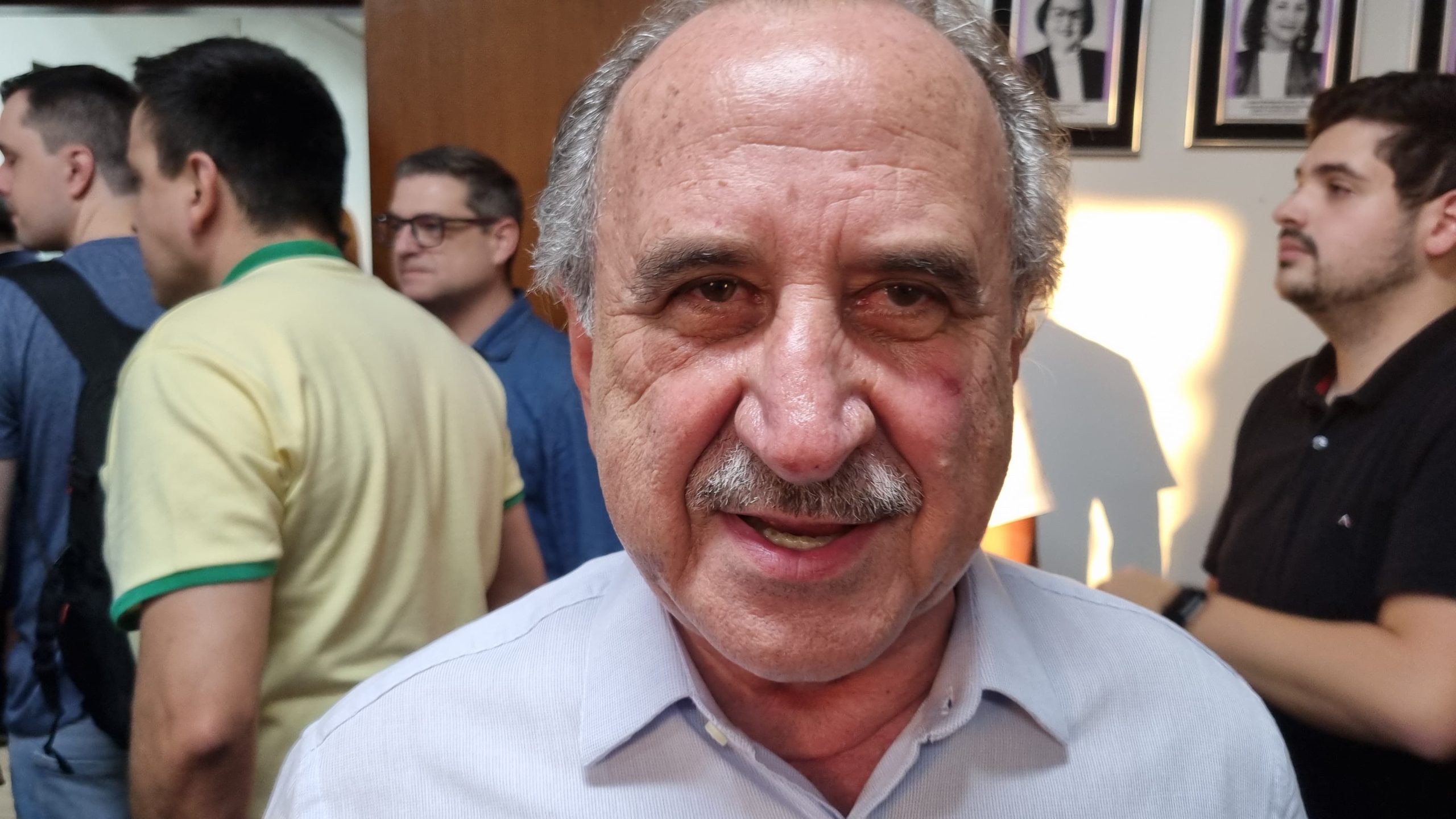 Beto Preto recebe título de cidadão honorário e se torna 'filho de Cascavel', diz prefeito