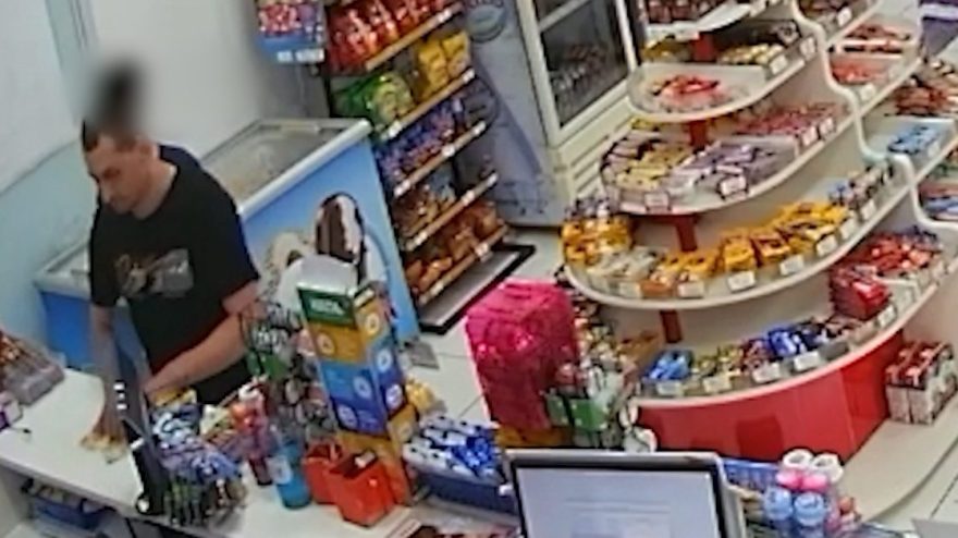 Ladrão assalta farmácia no Centro de Cascavel; veja o vídeo