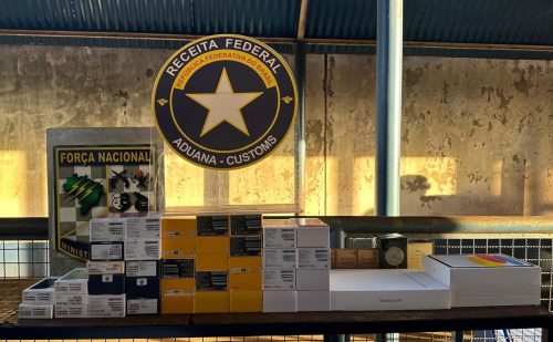 Receita Federal apreende cerca de 130 mil em mercadorias na Ponte Internacional da Amizade Imagem referente a Receita Federal apreende cerca de 130 mil em mercadorias na Ponte Internacional da Amizade