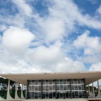 Imagem referente a Moraes vota por Zambelli pegar 10 anos de prisão por invasão ao CNJ