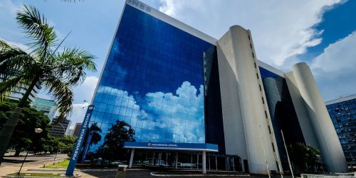 INSS vai devolver R$ 292 milhões a aposentados com descontos ilegais Imagem referente a INSS vai devolver R$ 292 milhões a aposentados com descontos ilegais