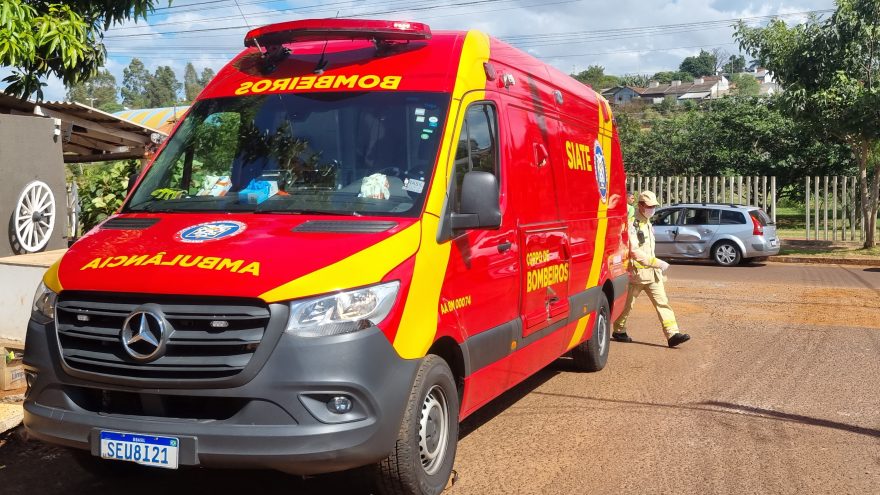 Motociclista tem lesão grave na perna após colisão no Morumbi