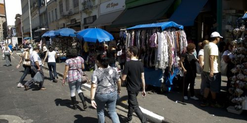 Projeto oferece formação e investiga saúde de camelôs do Rio Imagem referente a Projeto oferece formação e investiga saúde de camelôs do Rio