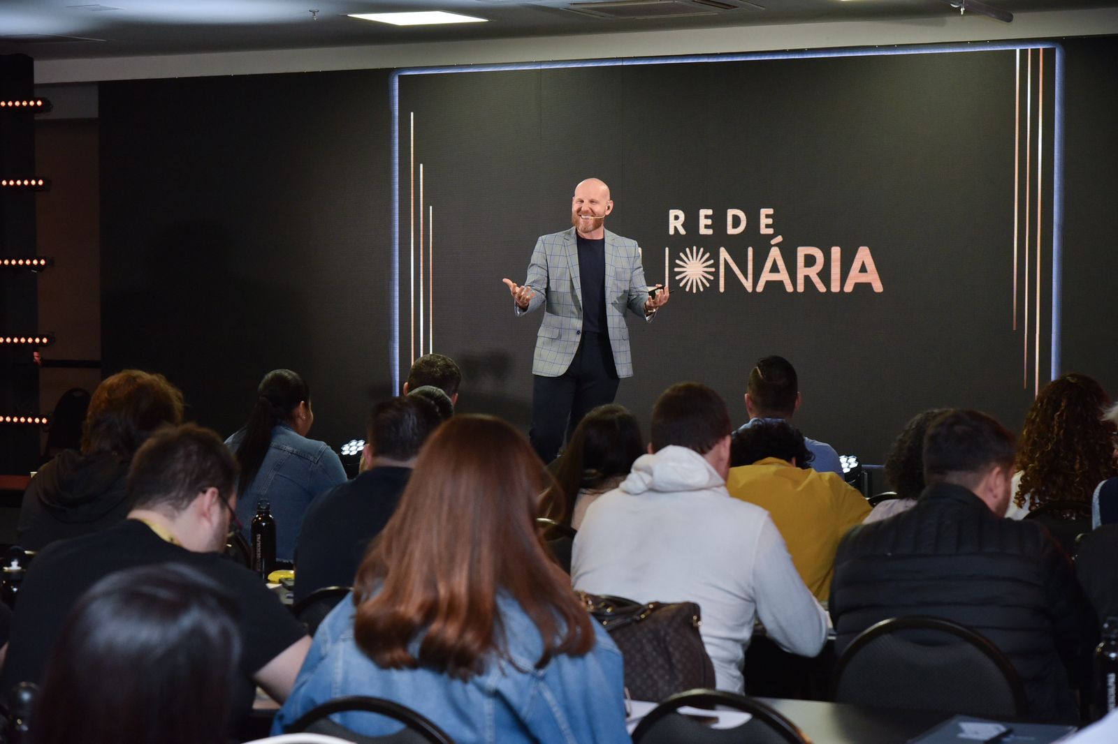 “Natal em Maio”: A Estratégia que está redefinindo o varejo sazonal com foco em resultado contínuo