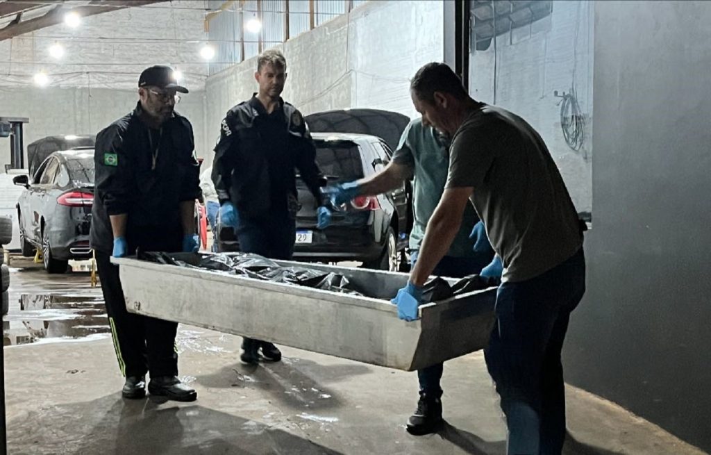 Ataque a tiros em oficina termina com dois mortos e um em estado grave em Medianeira Ataque a tiros em oficina termina com dois mortos e um em estado grave em Medianeira