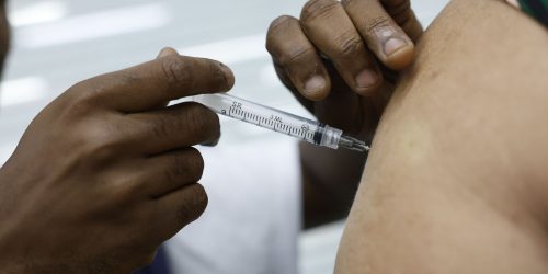 Saúde realiza Dia D de vacinação contra a gripe neste sábado Imagem referente a Saúde realiza Dia D de vacinação contra a gripe neste sábado
