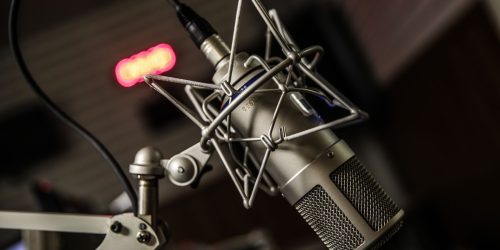Rádio Nacional atinge 400 mil pessoas por mês e ganha público jovem Imagem referente a Rádio Nacional atinge 400 mil pessoas por mês e ganha público jovem
