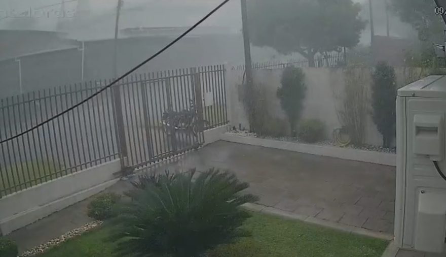 Vídeo mostra momento em que vento arranca telhado da Paróquia Nossa Senhora Consolata