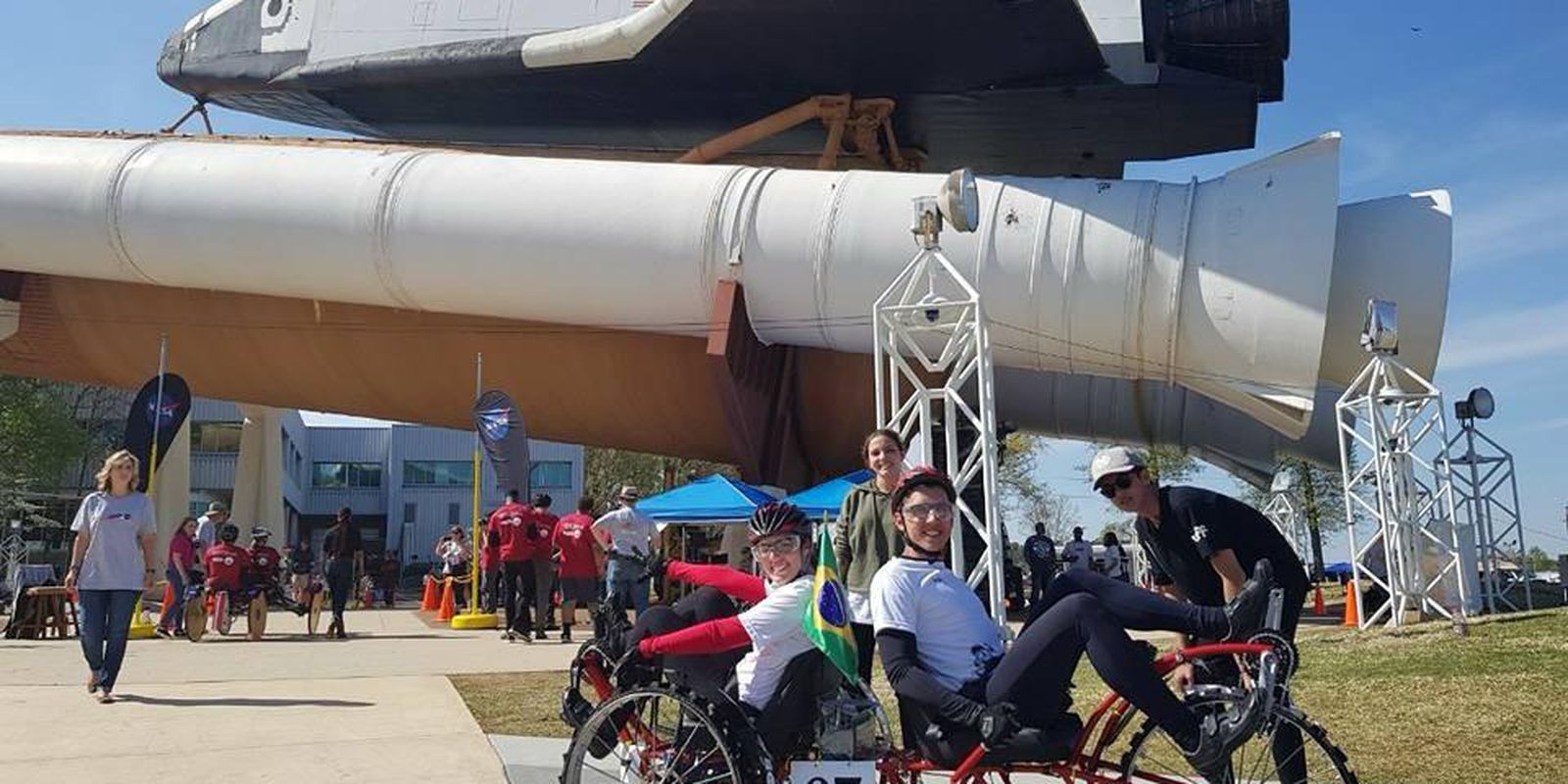 Equipe da UFF representa Brasil em competição de engenharia no Canadá