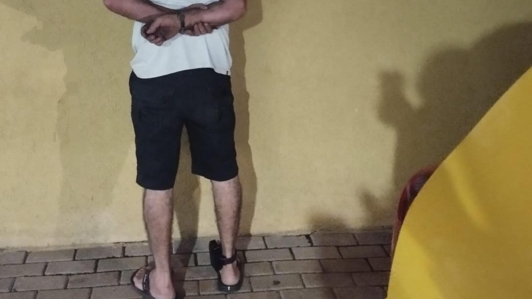 Homem é preso em flagrante por descumprir medida protetiva no Bairro Cataratas