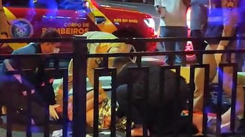 Homem baleado no Centro sofreu duas perfurações no abdômen; Veja atendimento do Siate Imagem referente a Homem baleado no Centro sofreu duas perfurações no abdômen; Veja atendimento do Siate