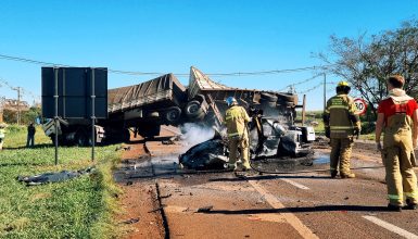 Imagem referente a Homem morre após violenta colisão com carreta na BR-277, em Cascavel