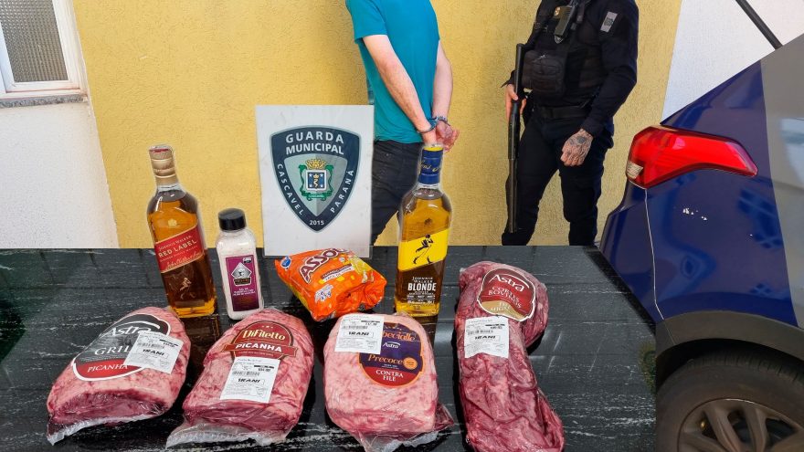 Mamãe, cancela o churrasco: homem é preso após furtar carnes nobres, uísque e assolan em supermercado
