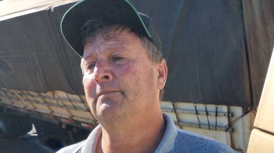 “Tentei tirar, mas sem condições. Ele vinha muito rápido”, conta caminhoneiro envolvido em acidente com morte na BR-277