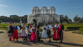 Atrações do frio: arraiás, festas da tainha e do feijão e tradições regionais movimentam o turismo