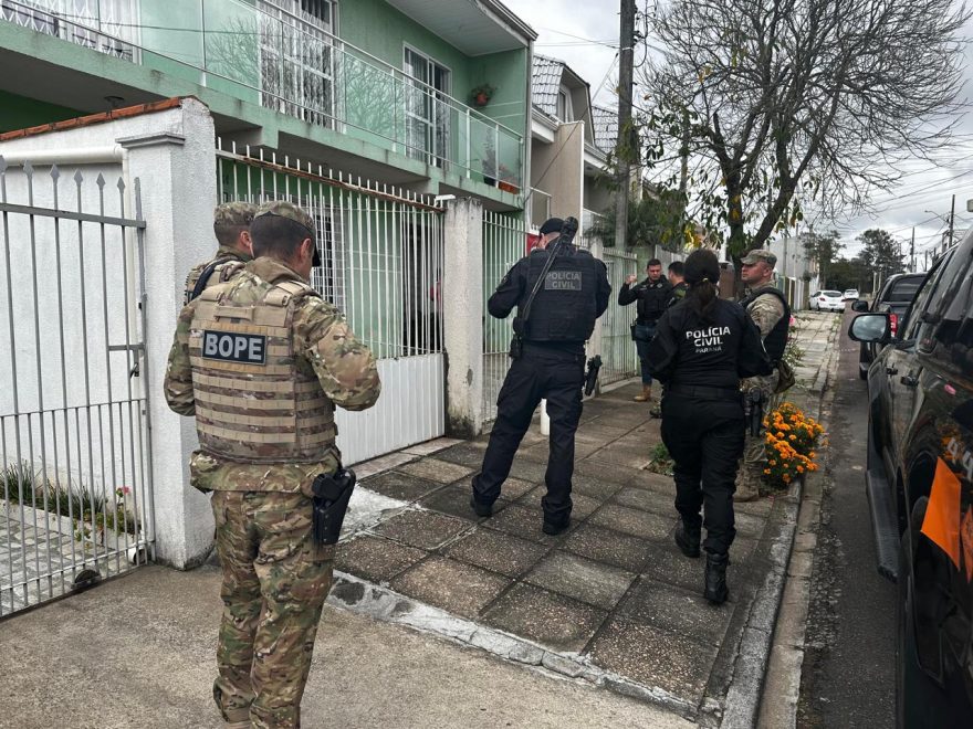 PCPR e PMPR deflagram operação para prender advogado suspeito de atentado a bomba em terminal