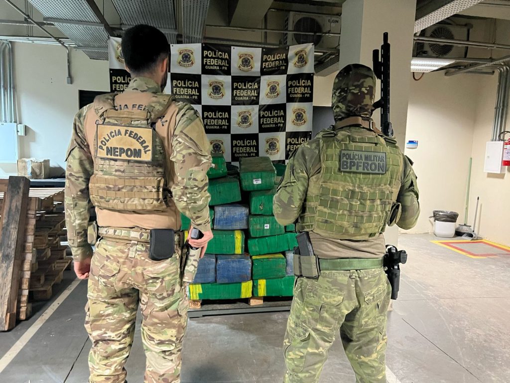 Polícia Federal e BPFron apreendem mais de uma tonelada de maconha na fronteira com o Paraguai