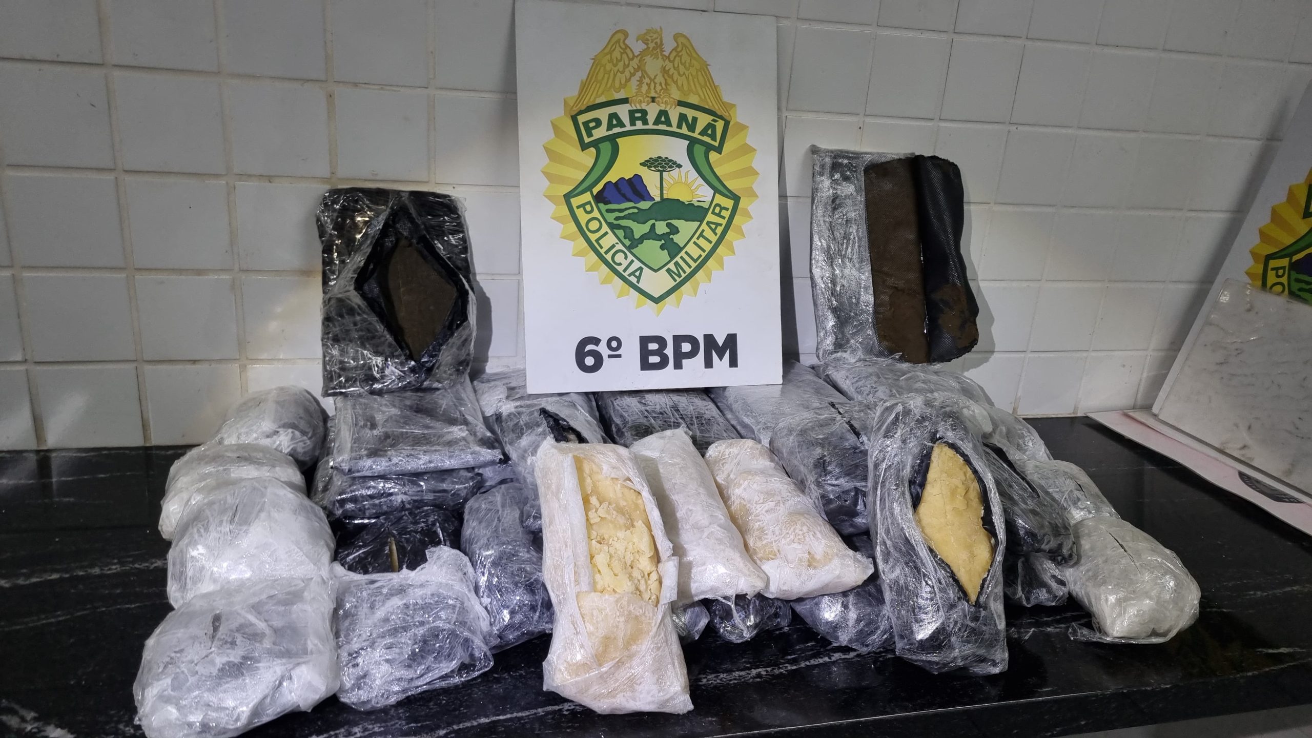 PM e PRF desarticulam rota de tráfico e aprendem carga de haxixe avaliada em R$ 2 milhões em Cascavel