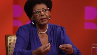 No DR com Demori, Cida Bento debate a desigualdade racial no Brasil