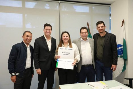 Iluminação, barracão industrial, asfalto e capela: Estado libera R$ 11,7 milhões para 6 cidades Imagem referente a Iluminação, barracão industrial, asfalto e capela: Estado libera R$ 11,7 milhões para 6 cidades