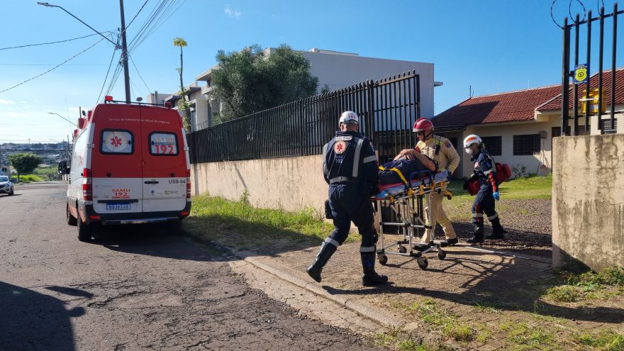 Homem sofre queda enquanto limpava calha de residência no Bairro Santo Inácio