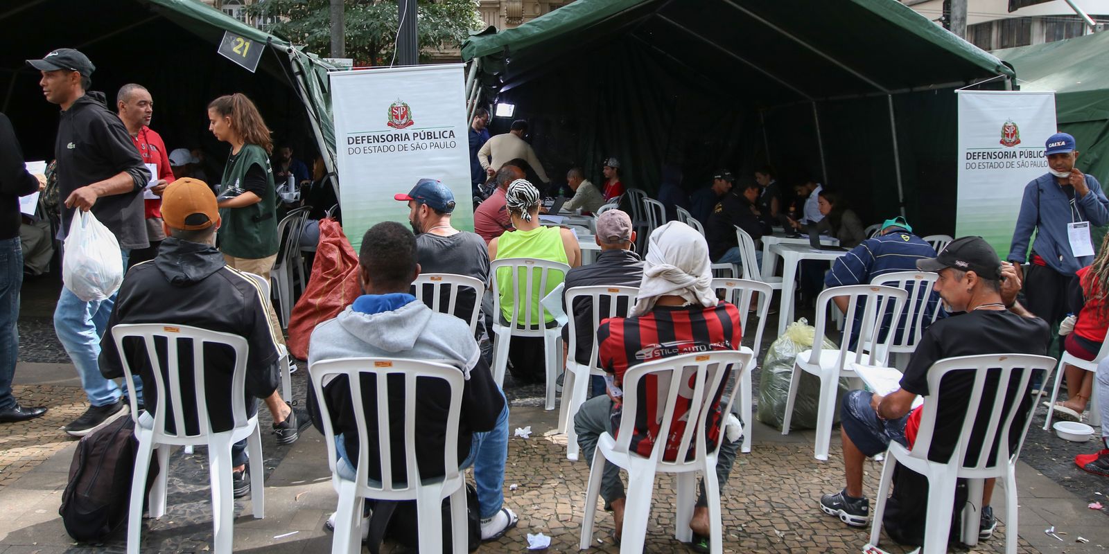 Semana do Registro Civil atende população em situação de rua em SP Semana do Registro Civil atende população em situação de rua em SP