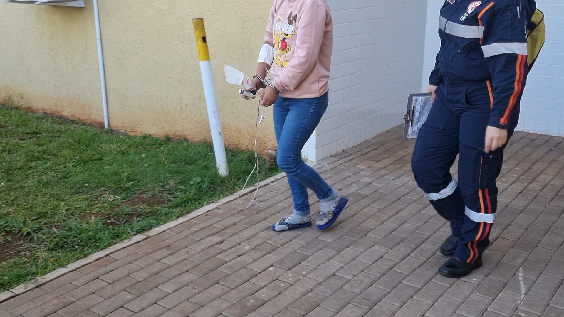 Detida com cólica renal é atendida pelo Samu