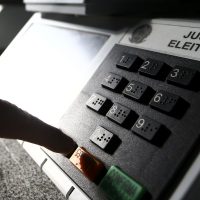 Imagem referente a Cármen Lúcia pede que eleitor regularize título até 19 de maio
