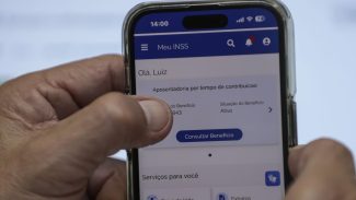 Segurados do INSS podem pedir devolução de descontos ilegais