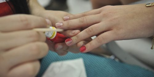 Serviços crescem 0,3% em março, na segunda alta seguida Imagem referente a Serviços crescem 0,3% em março, na segunda alta seguida