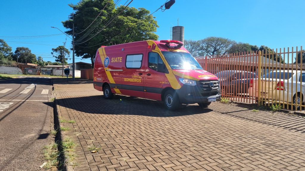 Menino cai e Siate é acionado em escola do Bairro Cataratas Menino cai e Siate é acionado em escola do Bairro Cataratas