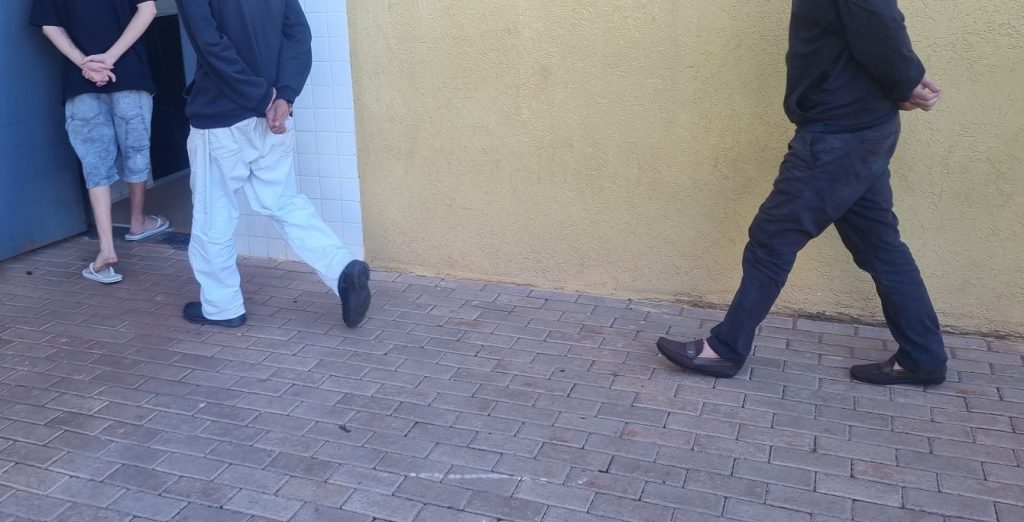 Com maconha três jovens são presos no Terminal Leste de Cascavel Com maconha três jovens são presos no Terminal Leste de Cascavel