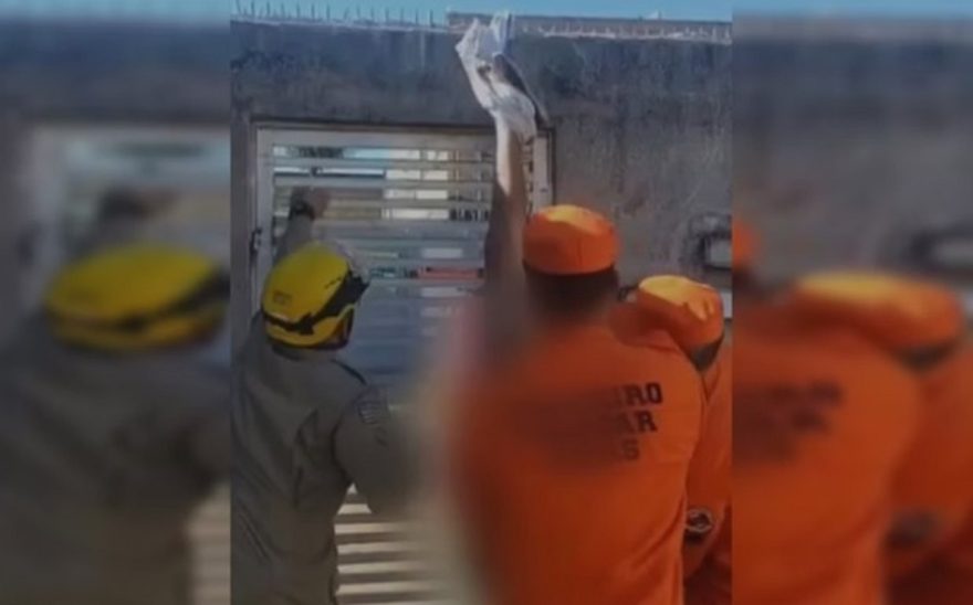 Homem fica peladão ao tentar invadir casa da ex