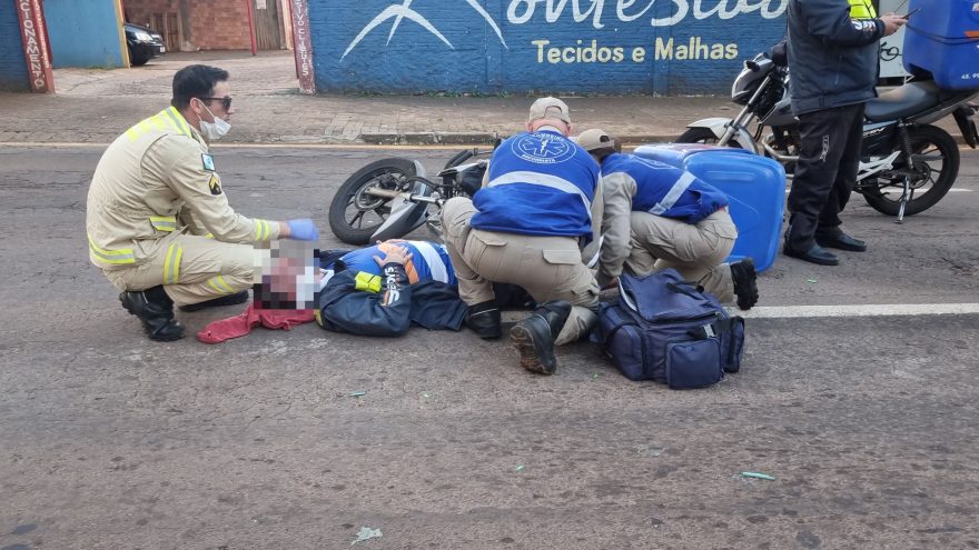 Fio caído enrosca em pescoço de motociclista na Rua São Paulo