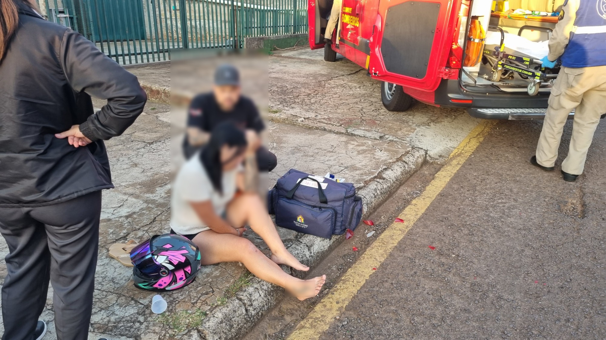 Mãe a caminho de escola é hospitalizada após colisão no São Cristóvão