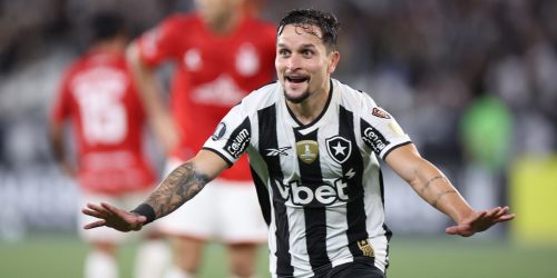 Artur marca golaço e Botafogo vence Estudiantes na Libertadores Imagem referente a Artur marca golaço e Botafogo vence Estudiantes na Libertadores