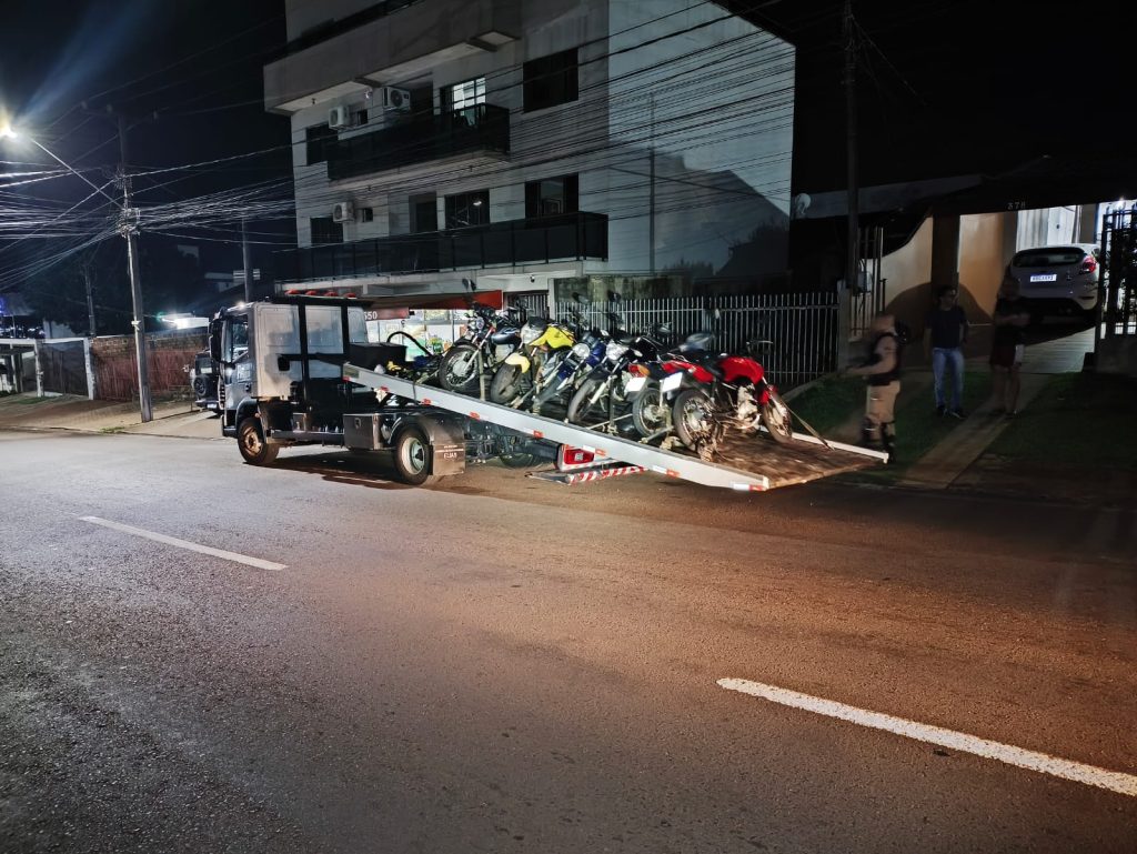 Sete motos e dois carros são apreendidos pela PM em fiscalização na Região Norte