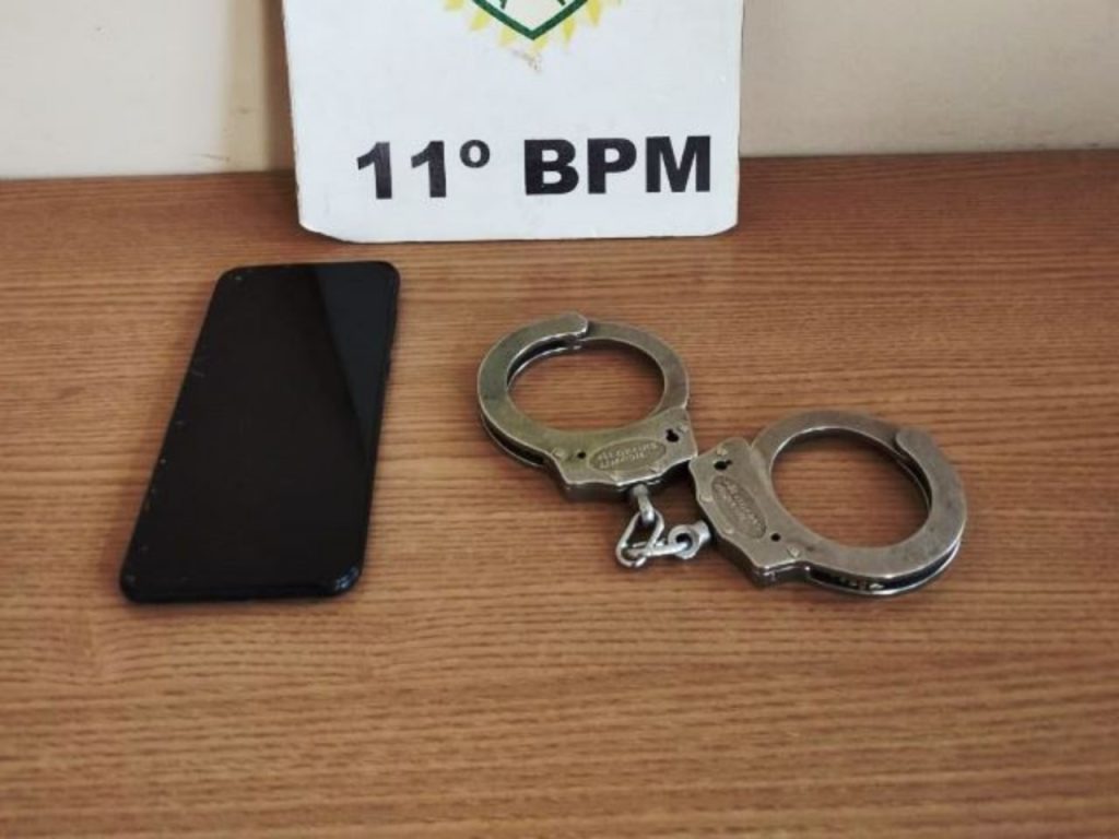 Homem é preso após pedir café e furtar celular da vizinha em Janiópolis Homem é preso após pedir café e furtar celular da vizinha em Janiópolis