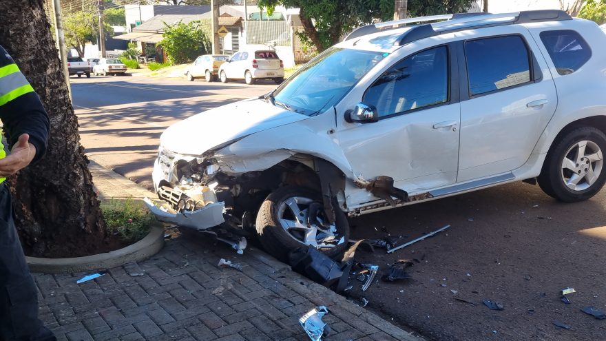 Acidente entre quatro carros é registrado na Rua Manaus