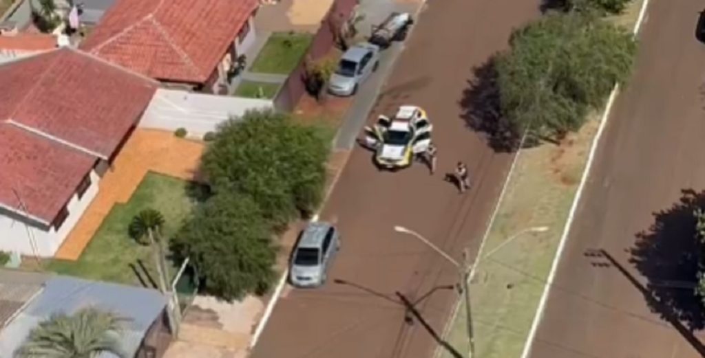 Helicóptero Falcão presta apoio em grande apreensão cigarros em Santa Tereza do Oeste Helicóptero Falcão presta apoio em grande apreensão cigarros em Santa Tereza do Oeste