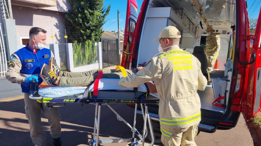 Aluno é socorrido pelo Siate em colégio estadual do Bairro Canadá